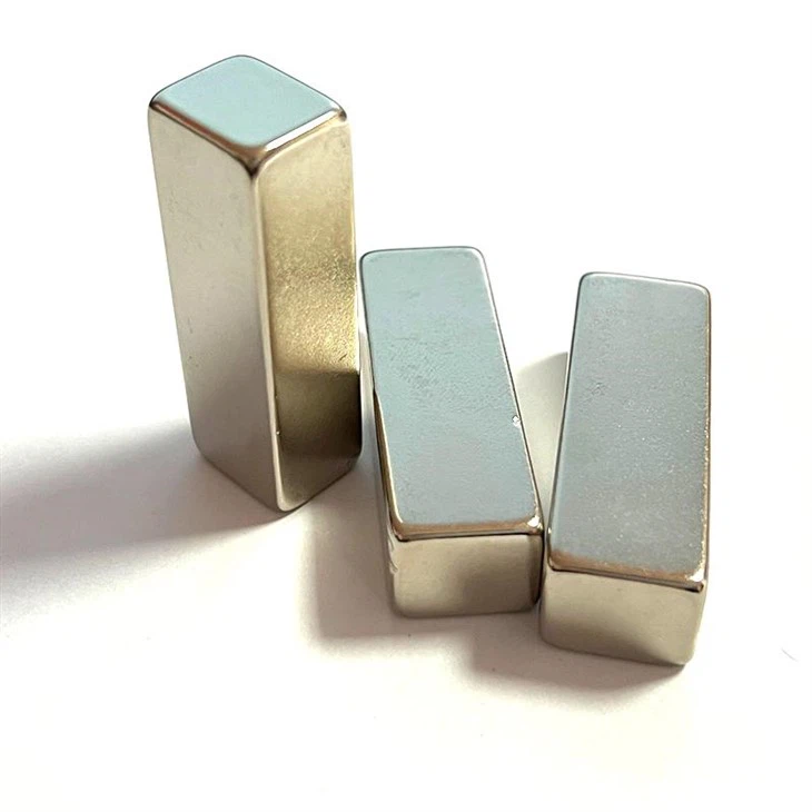 Smartwatch build-in Magnet