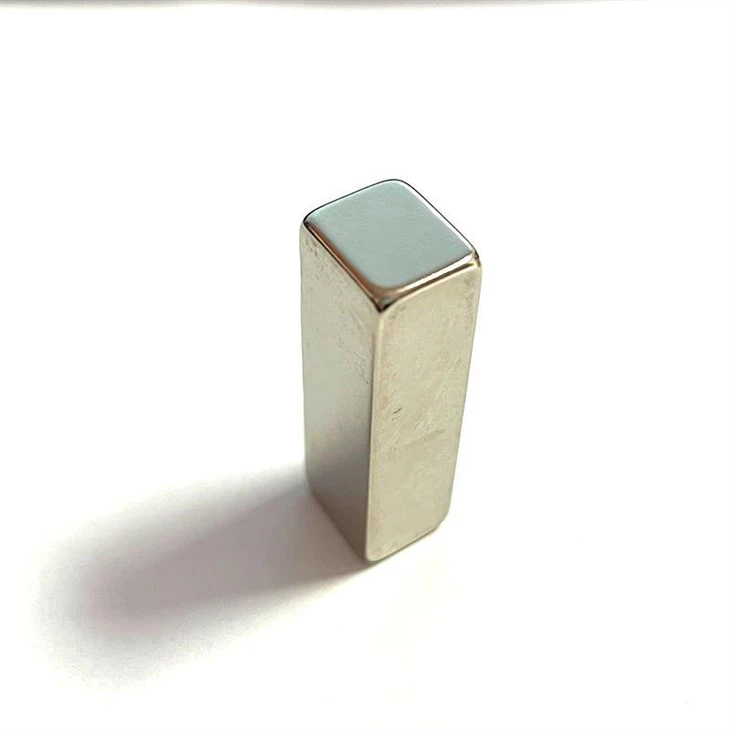 Smartwatch Embedded Magnet